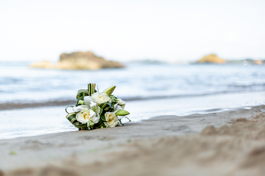 Photos bouquet de la mariée sur la plage Guimaec, Finistère