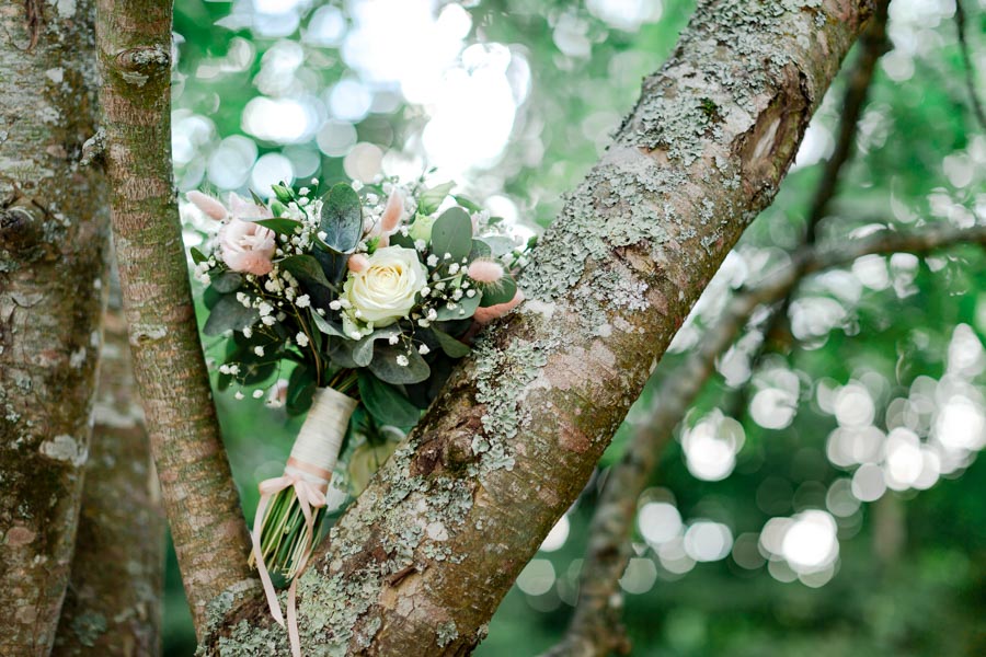 bouquet de la mariée rose poudrée vert et blanc eucalyptus