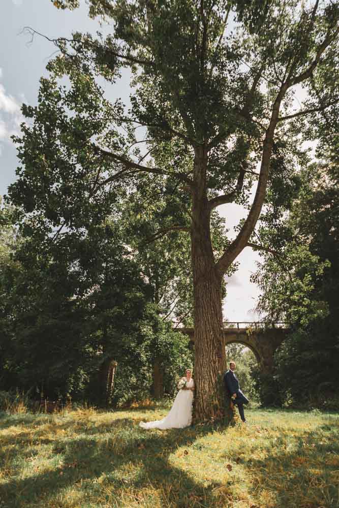 couple adossé arbre champetre viaduc de blanchardeau Lanvollon First Look