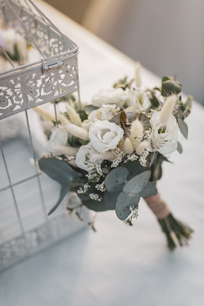 bouquet de la mariée blanc et vert pour le rituel du bouquet