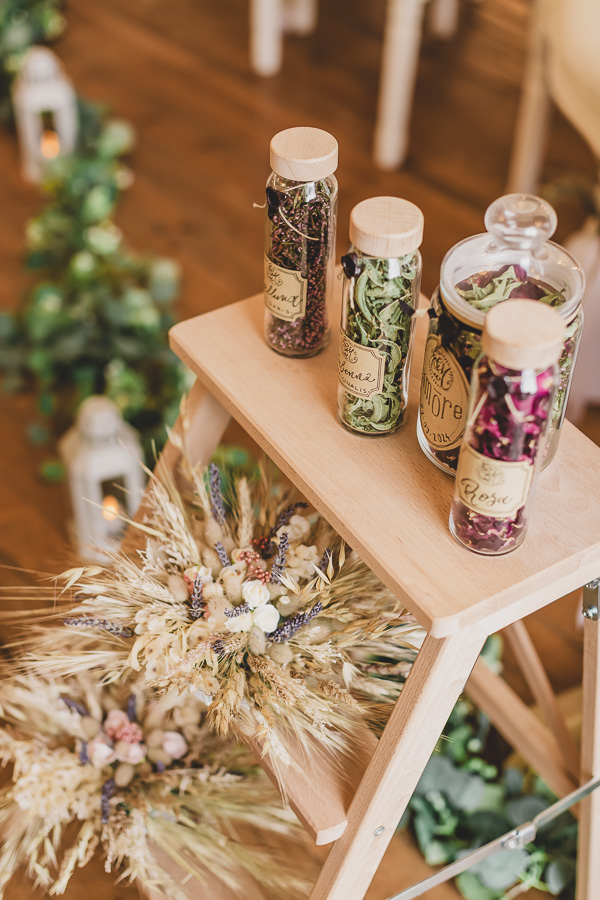 rituels des fleurs lors de la cérémonie laique