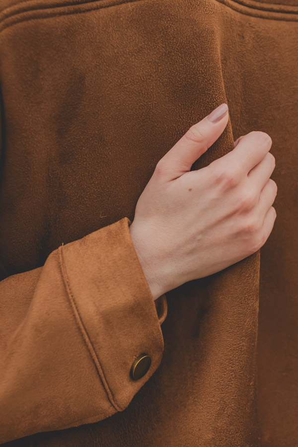 main dans le dos amoureux