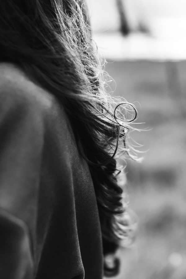 détails boucle cheveux seance couple