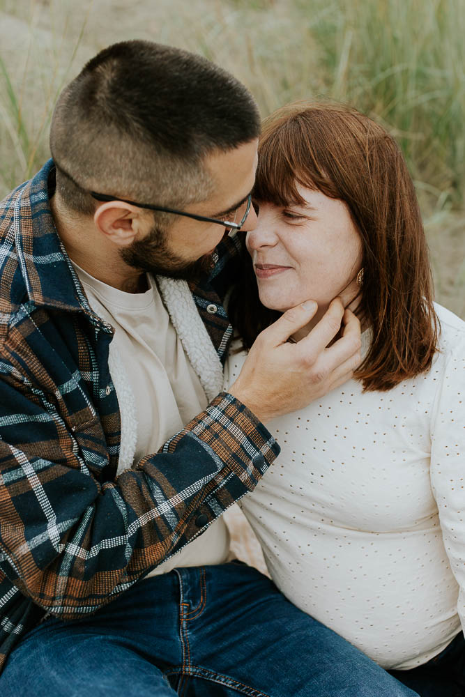 geste tendre couple amoureux grossesse