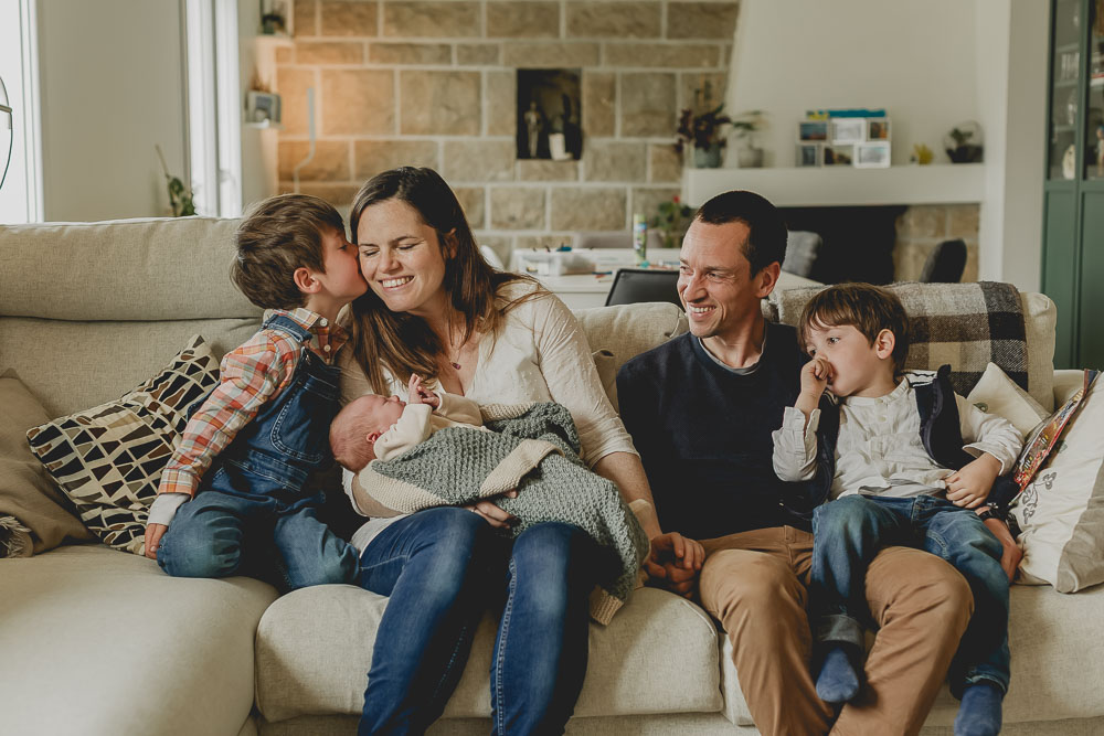 moment de complicité en famille naissance frere et soeur